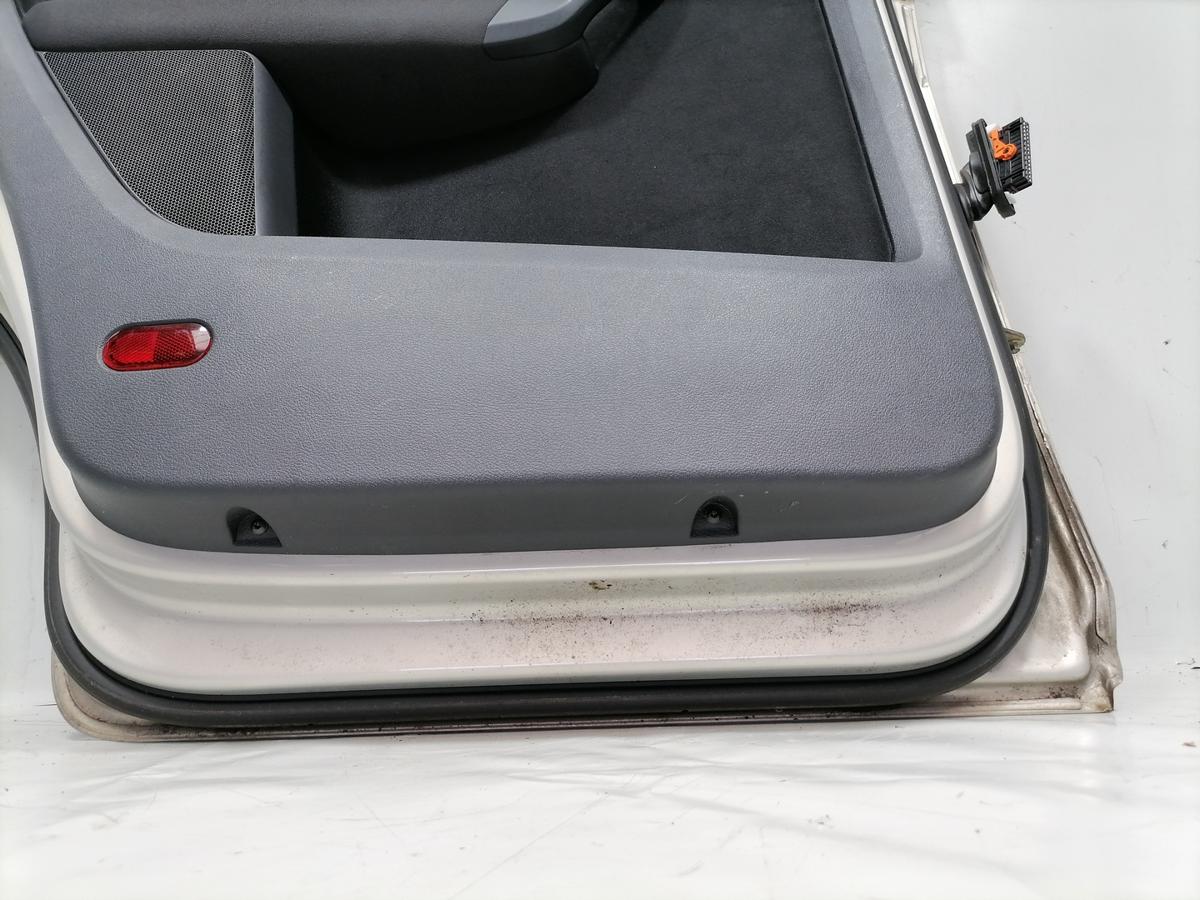 VW Touran original T&uuml;r hinten links LR7L Silver Leaf Rohbau Bj.2009